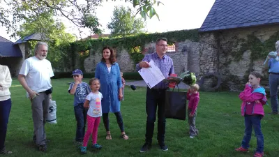Oslava narozenin otce Adama